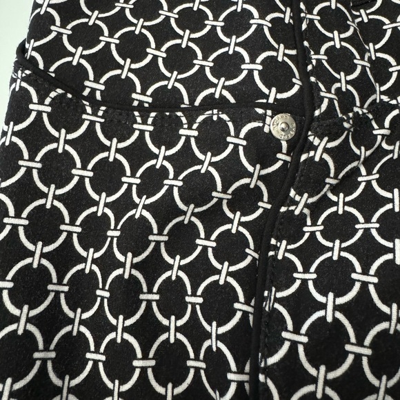 Nygard Luxe Slims | women’s pants | Large (14-16) | Black/white - Picture 4 of 9